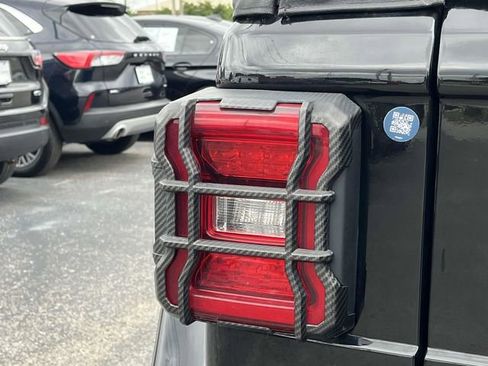 Certified 2021 Jeep Wrangler Unlimited Rubicon image 10