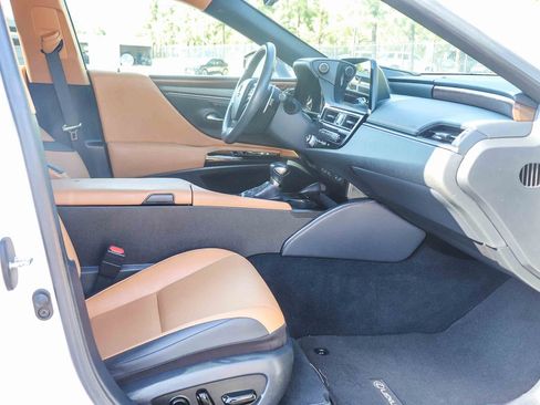 Used 2024 Lexus ES 300h w/ Premium Package FWD image 20