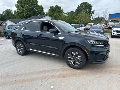 Used 2022 Kia Sorento EX w/ Panoramic Sunroof Package image 16