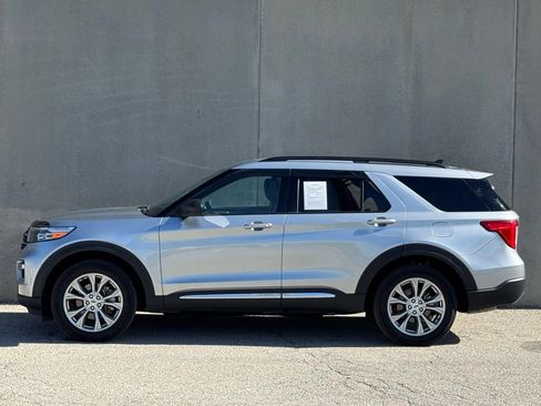Used 2022 Ford Explorer XLT w/ Equipment Group 202A image 33