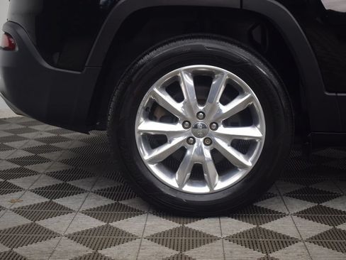 Used 2017 Jeep Cherokee Limited AWD/4WD image 28