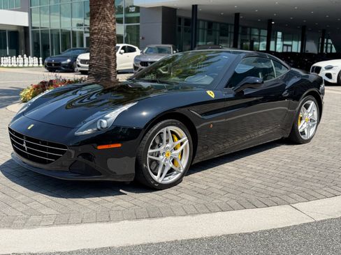 Used 2016 Ferrari California T RWD image 35
