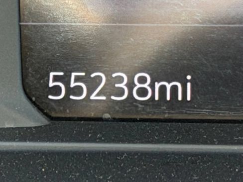 Used 2022 Chevrolet Bolt EUV Premier FWD image 26