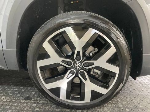 Certified 2023 Volkswagen Taos SEL AWD/4WD image 3