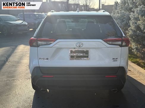 Used 2025 Toyota RAV4 XLE image 7