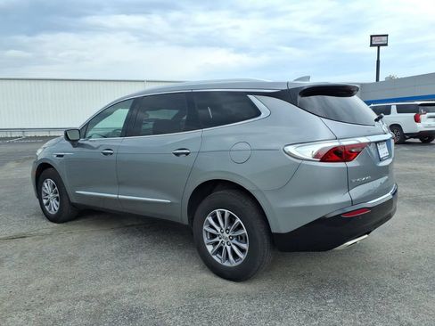 Certified 2024 Buick Enclave Essence FWD image 3