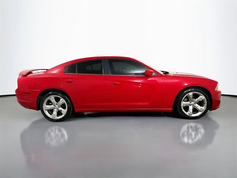Used 2013 Dodge Charger SXT w/ Rallye Appearance Group image 9