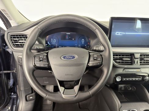 Used 2024 Ford Escape Platinum AWD/4WD image 17