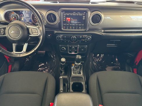 Used 2019 Jeep Wrangler Unlimited Sahara AWD/4WD image 13