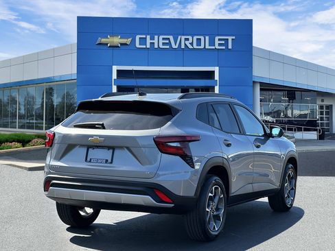 Certified 2024 Chevrolet Trax LT FWD image 4