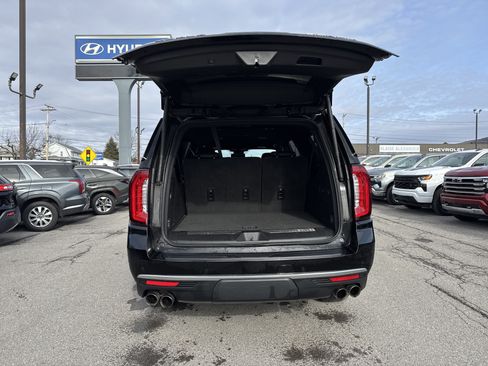 Used 2024 GMC Yukon XL Denali AWD/4WD image 5