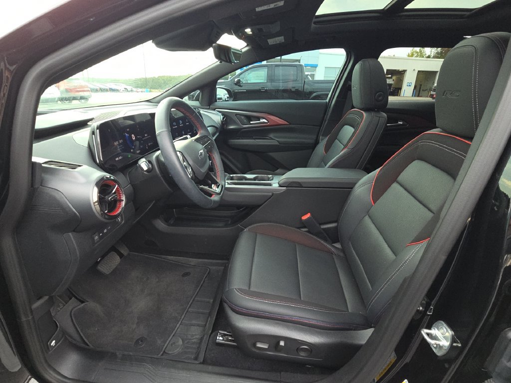 Used 2025 Chevrolet Equinox EV RS w/ Convenience Package II FWD image 15