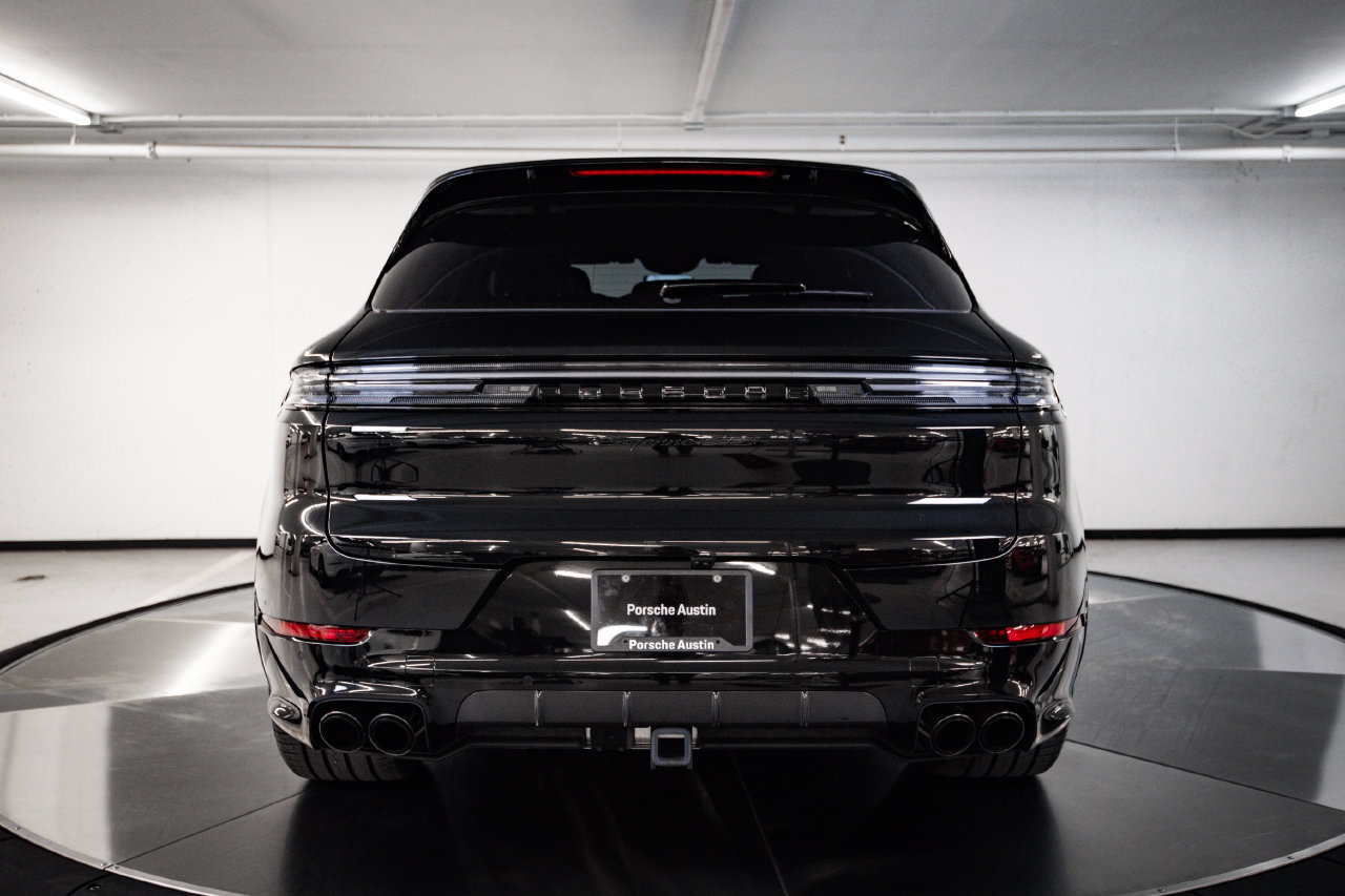 Certified 2026 Porsche Cayenne GTS AWD/4WD image 6