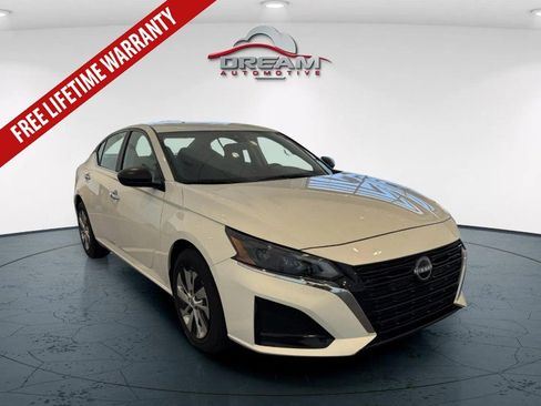 Used 2025 Nissan Altima 2.5 S FWD image 1