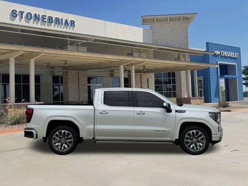 Used 2025 GMC Sierra 1500 Denali w/ Denali Reserve Package image 4