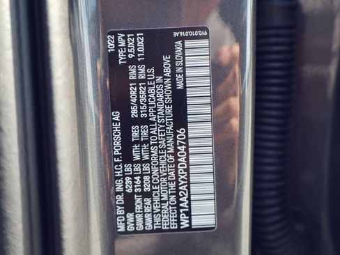 Certified 2023 Porsche Cayenne w/ Premium Package AWD/4WD image 29