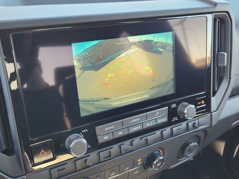 Used 2025 Nissan Frontier S image 8