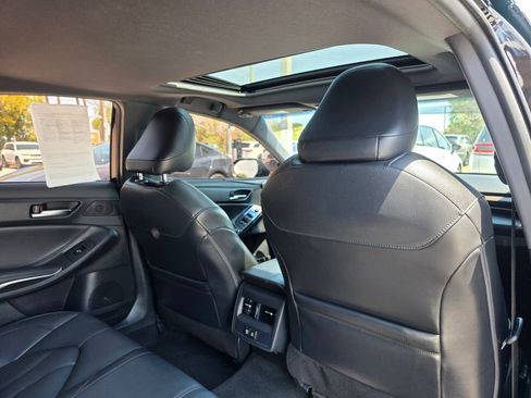 Used 2021 Toyota Avalon XLE w/ Moonroof Package FWD image 12