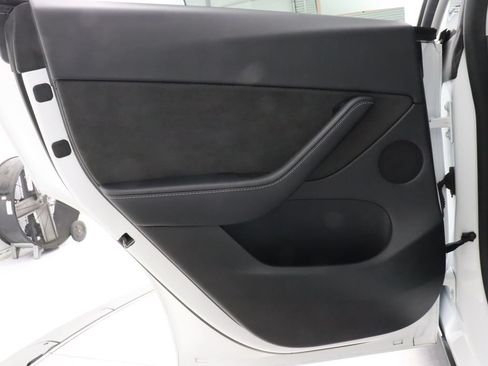 Used 2022 Tesla Model Y Performance AWD/4WD image 35