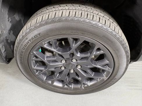 Used 2025 Jeep Grand Cherokee L Summit AWD/4WD image 10