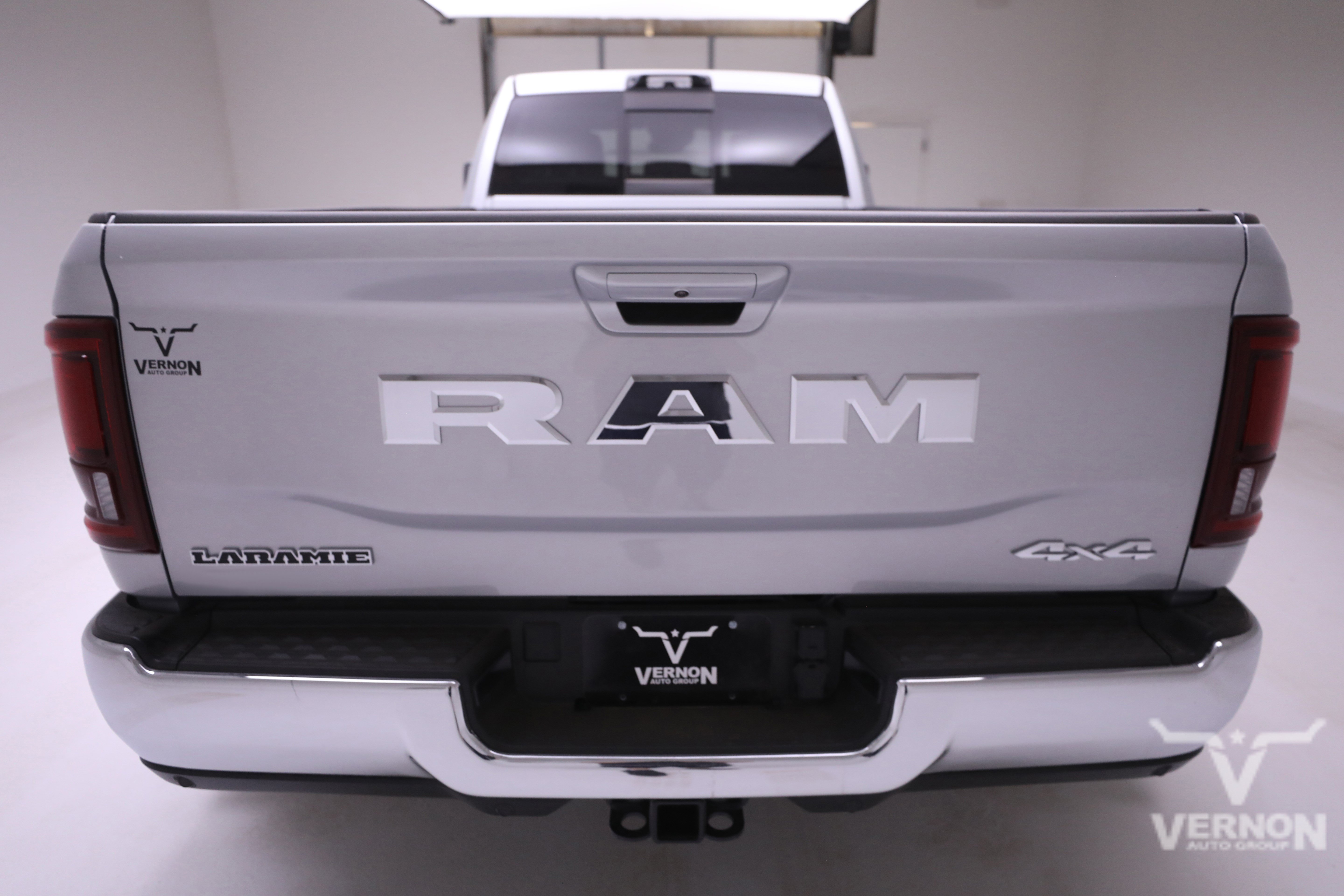 New 2026 RAM 3500 Laramie w/ Towing Technology Group AWD/4WD image 4