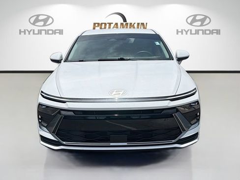 Certified 2025 Hyundai Sonata SE FWD image 2