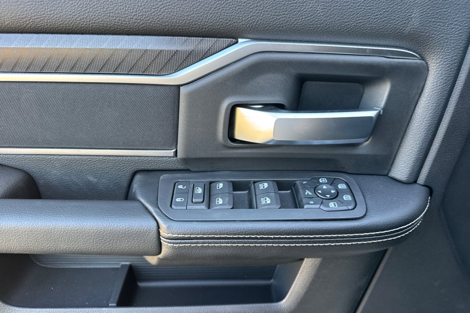 New 2027 RAM 3500 Big Horn AWD/4WD image 7