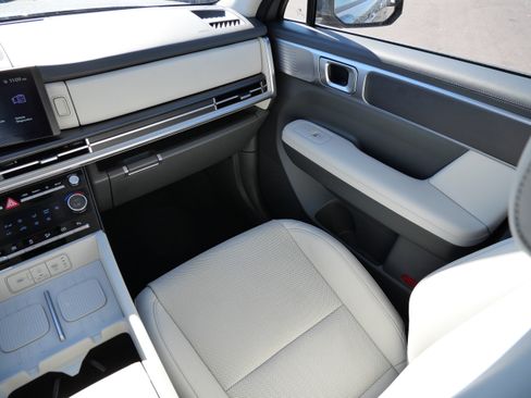 Certified 2025 Hyundai Santa Fe SEL image 11