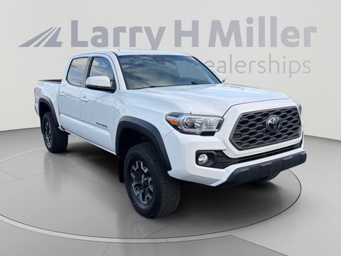 Used 2022 Toyota Tacoma TRD Off-Road AWD/4WD image 7