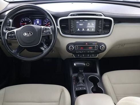 Used 2019 Kia Sorento AWD w/ Option Group 020 image 2