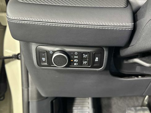 Used 2025 Ford Mustang Mach-E Premium image 27