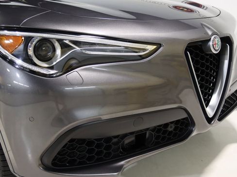 Used 2022 Alfa Romeo Stelvio Ti image 27