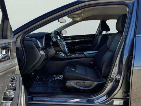 Used 2019 Nissan Maxima 3.5 S w/ Floor Mat Group FWD image 17
