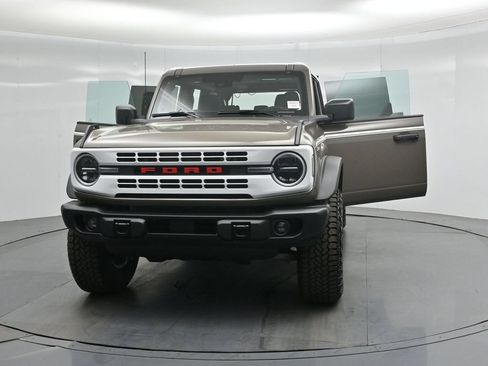 Certified 2026 Ford Bronco Heritage Edition AWD/4WD image 30