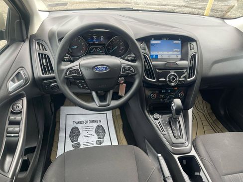 Used 2017 Ford Focus SEL FWD image 12