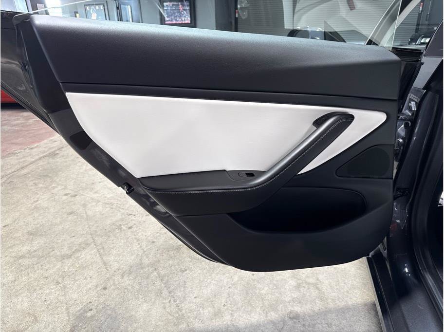 Used 2018 Tesla Model 3 Long Range AWD/4WD image 10
