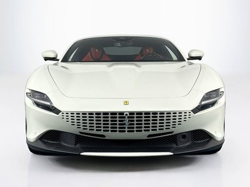 Used 2023 Ferrari Roma RWD image 2