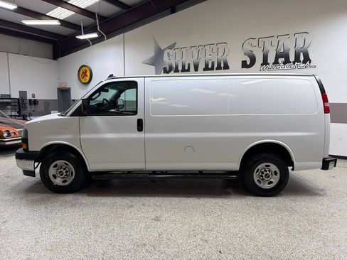 Used 2020 GMC Savana 2500 w/ Driver Convenience Package RWD image 3