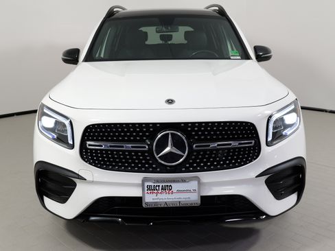 Used 2021 Mercedes-Benz GLB 250 4MATIC image 4