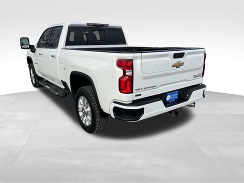 Used 2022 Chevrolet Silverado 2500 High Country image 4