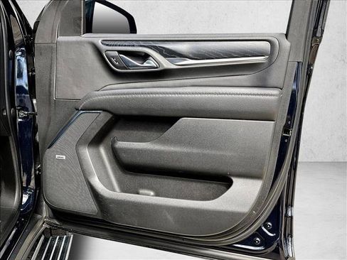 Used 2021 GMC Yukon Denali w/ Denali Premium Package image 17