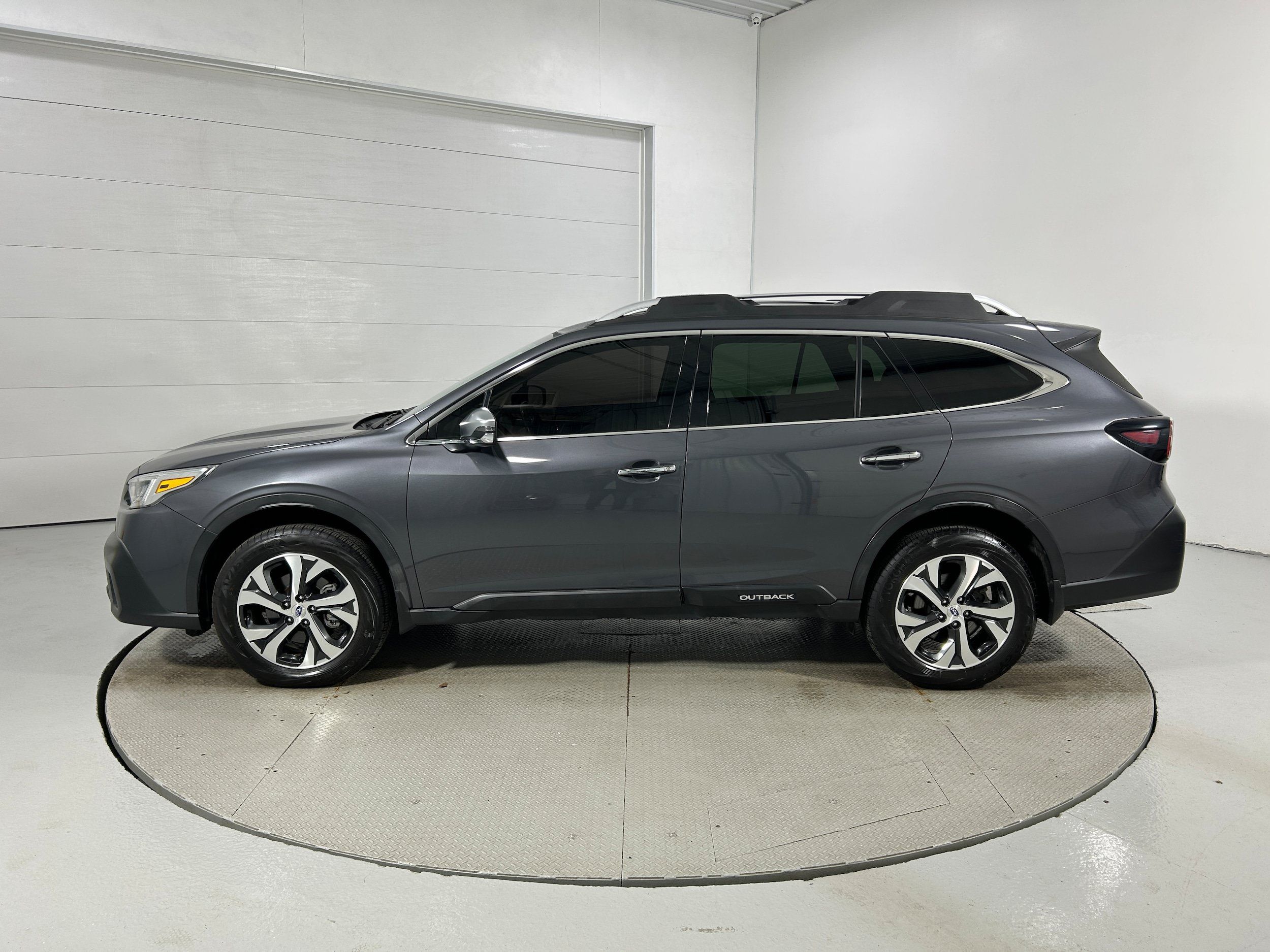 Used 2020 Subaru Outback Touring XT AWD/4WD image 21