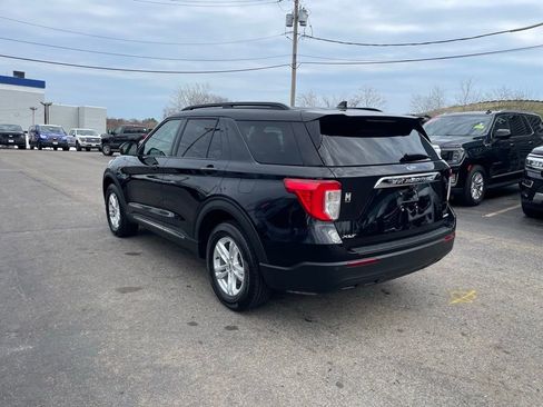 Used 2022 Ford Explorer XLT AWD/4WD image 3