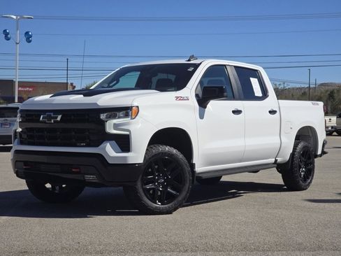 Used 2022 Chevrolet Silverado 1500 LT Trail Boss image 2