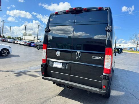 Used 2023 RAM ProMaster 2500 w/ Driver Convenience Group image 4