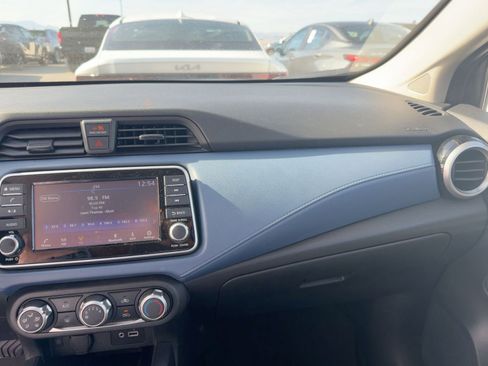 Used 2025 Nissan Versa SV image 8