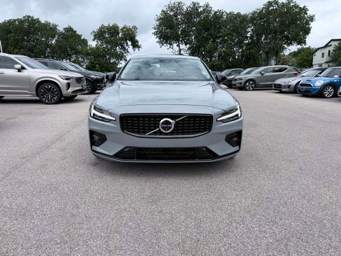 Certified 2025 Volvo S60 B5 Plus FWD image 8