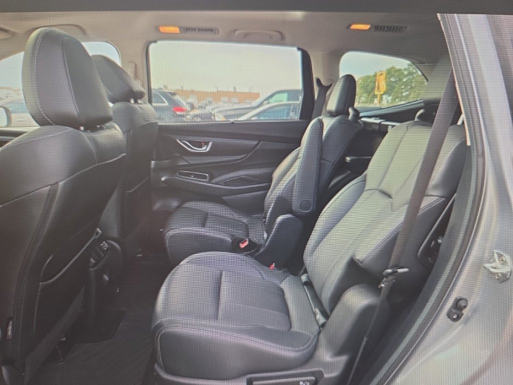 Used 2023 Subaru Ascent Limited w/ Technology Package AWD/4WD image 16