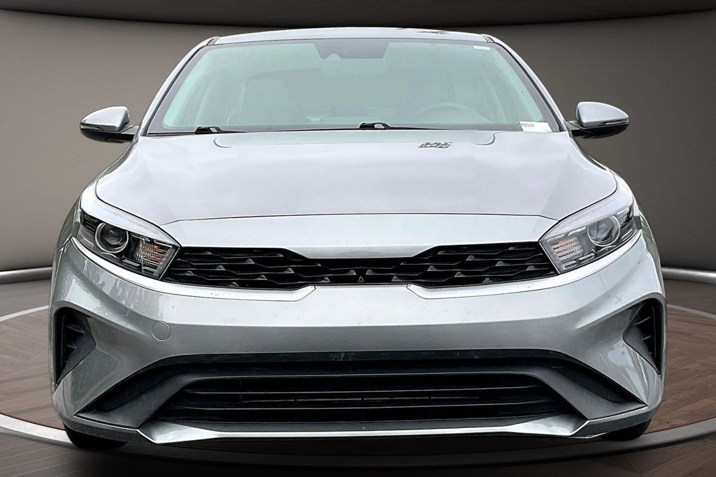 Used 2024 Kia Forte LXS w/ LXS Technology Package FWD image 2