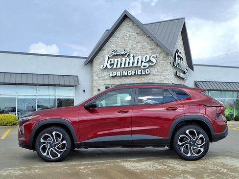 Used 2025 Chevrolet Trax RS image 1